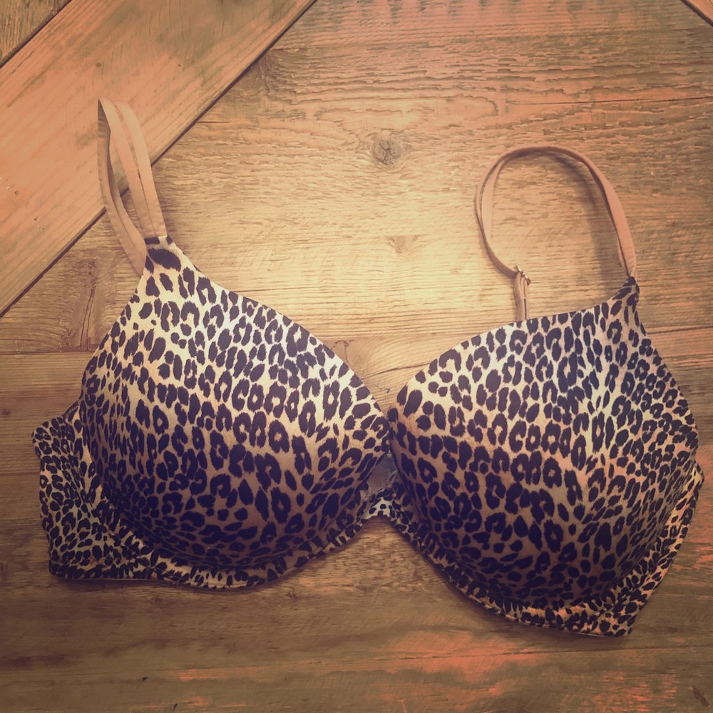 Victoria’s Secret Push Up Bra 34D - preloved!